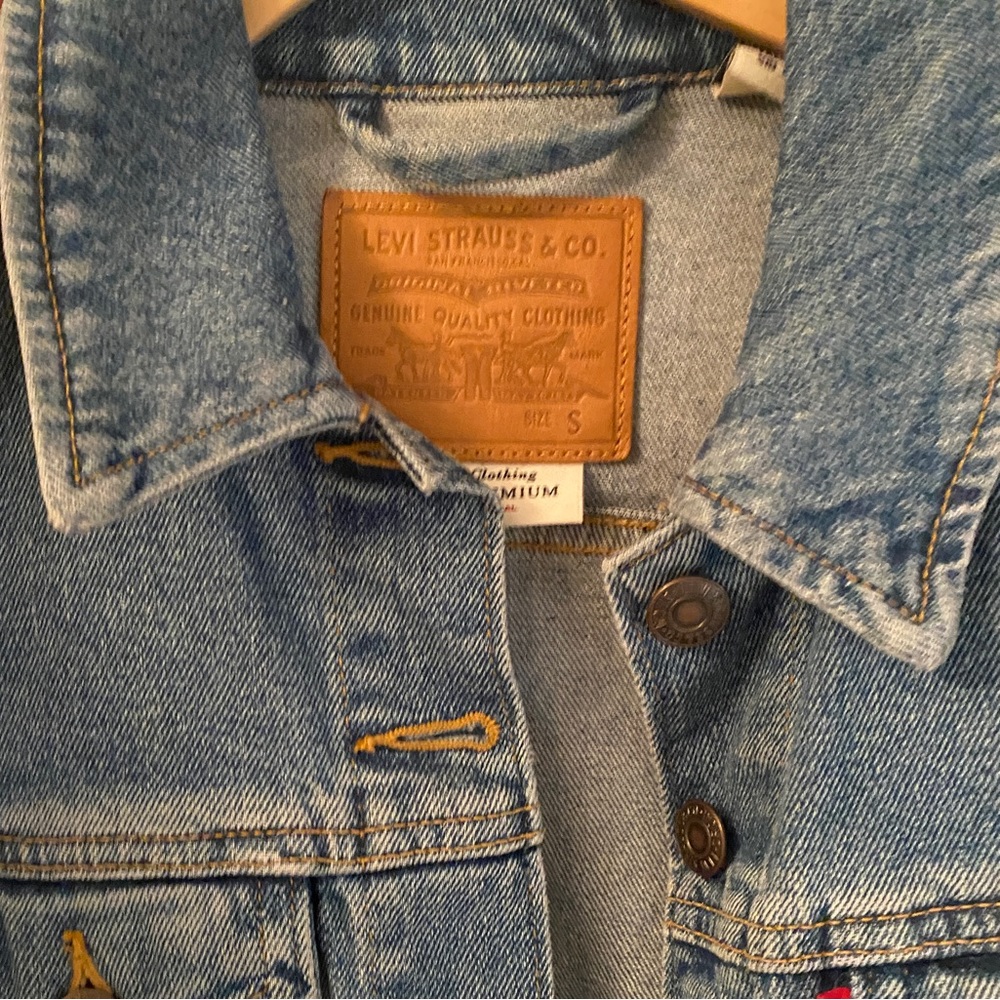 Levi’s jean jacket - Picture 2 of 2